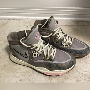 Nike Kyrie Infinity Leopard Camo Shoes Youth Sz 7